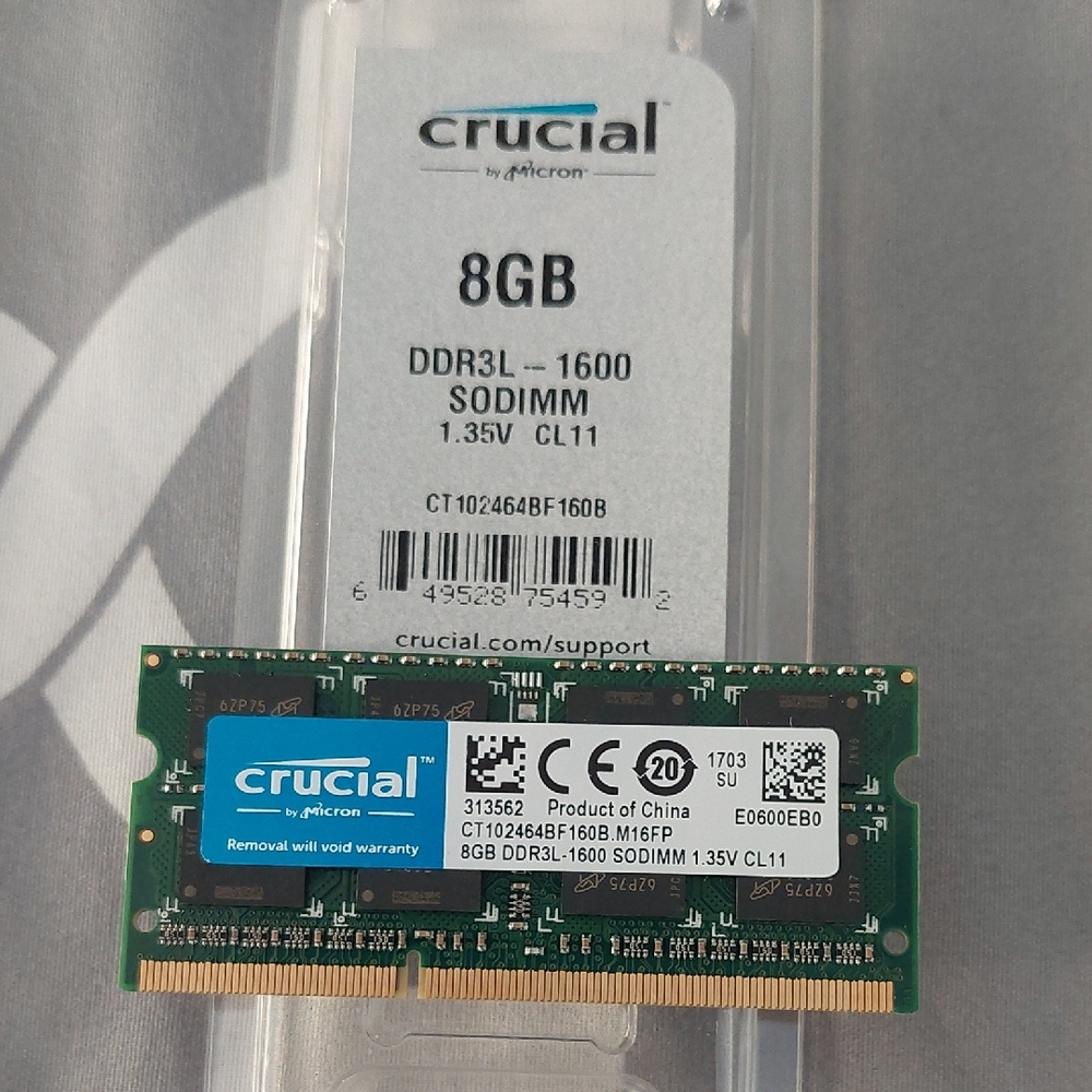 Crucial 8GB DDR3L 1600 SODIMM RAM - Green and Black
